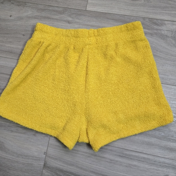 Women's Disney Pooh Shorts - Picture 4 of 4